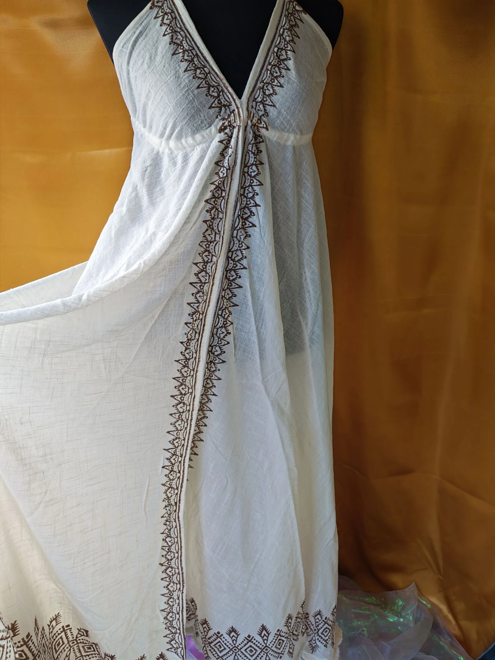 Vestido blanco con bordados 